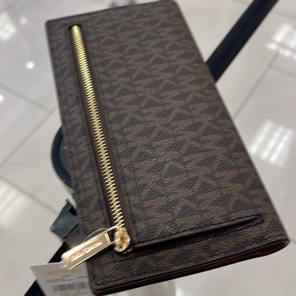 Michael Kors Reed Large Bifold Signature Snap Wallet Card Case 
Brown 
NWT - Picture 16 of 16